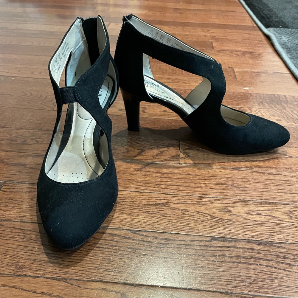 LifeStride Giovanna Pumps
